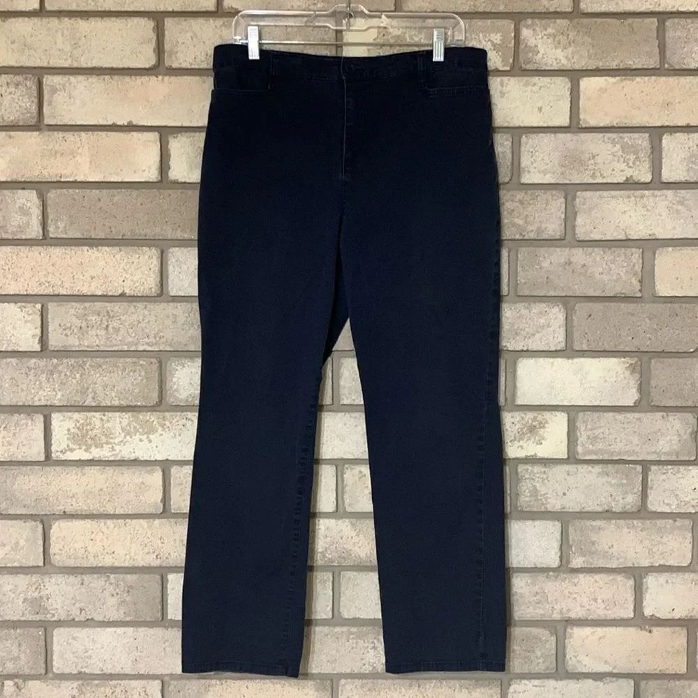 3for$20 pants size 12 short